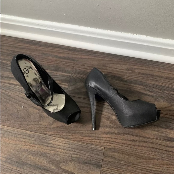 Joey black heels size 6.5 peep toe - Picture 4 of 4